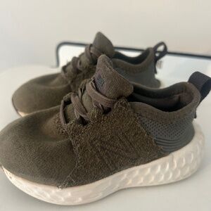Toddler New Balance Fresh Foam Cruz green running shoe size toddler 6